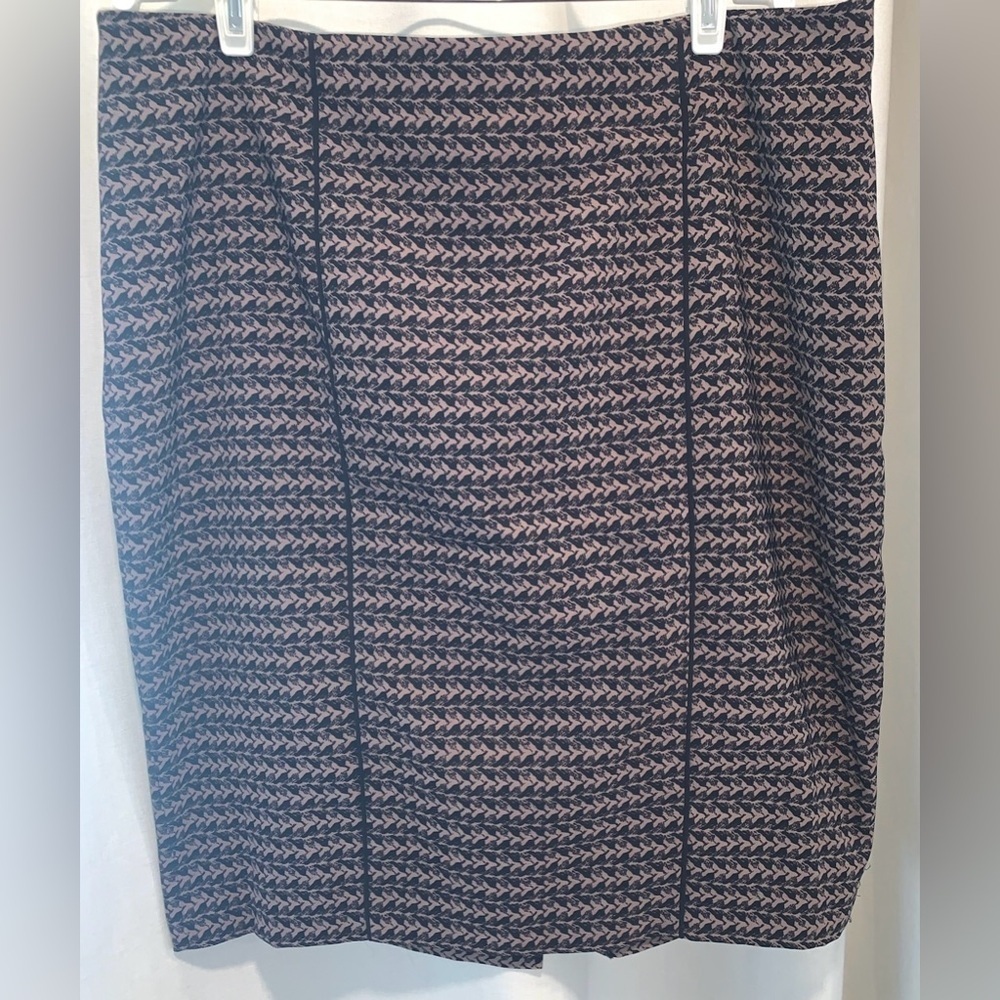 Mossimo Women's Skirt Brown & Black Pattern, 24” Length, Zipper in Back; Size 18